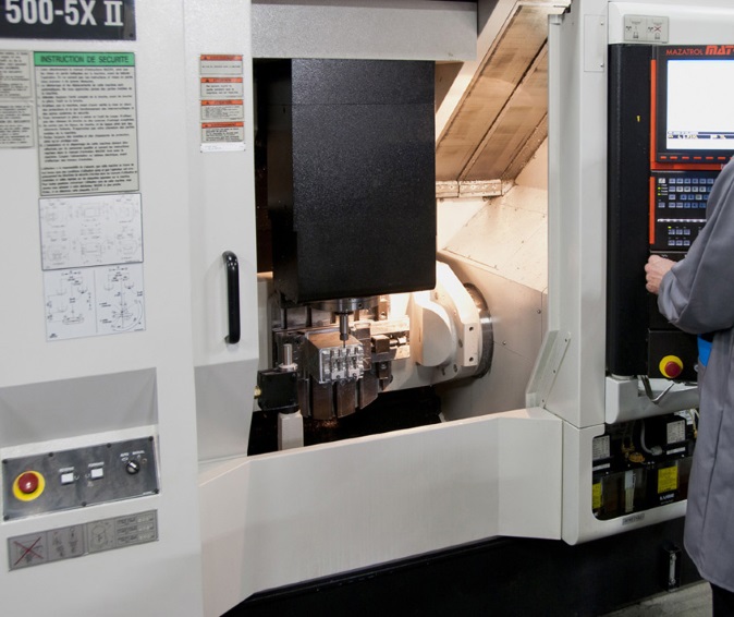 Le Centre d'usinage 5 axes mécanique de précision à commande numérique - Atelier Prototype & Série